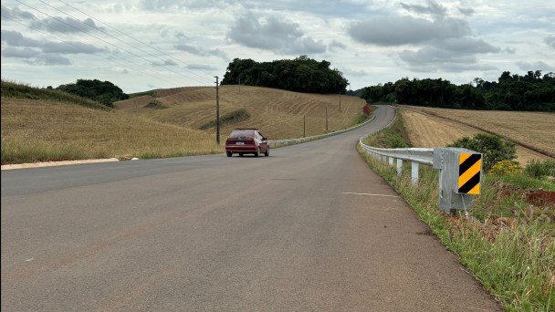 A foto mostra um trecho já pavimentado da ERS-430, entre Tapejara e Charrua.