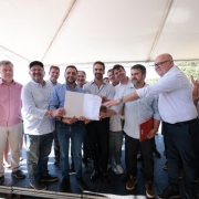 Autoridades assinam ordem de in&iacute;cio para obra