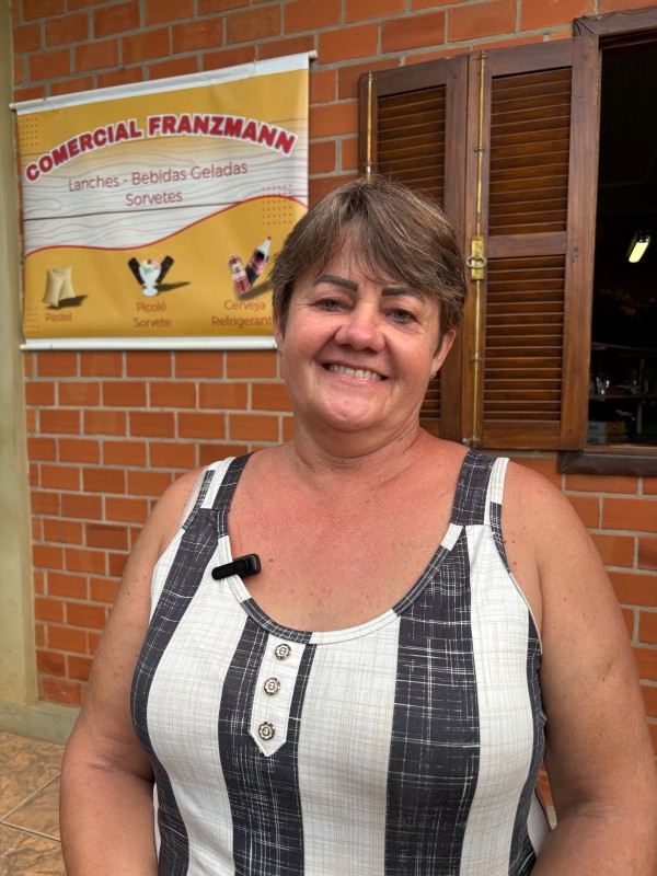 A foto mostra a comerciante Anelise Franzmann